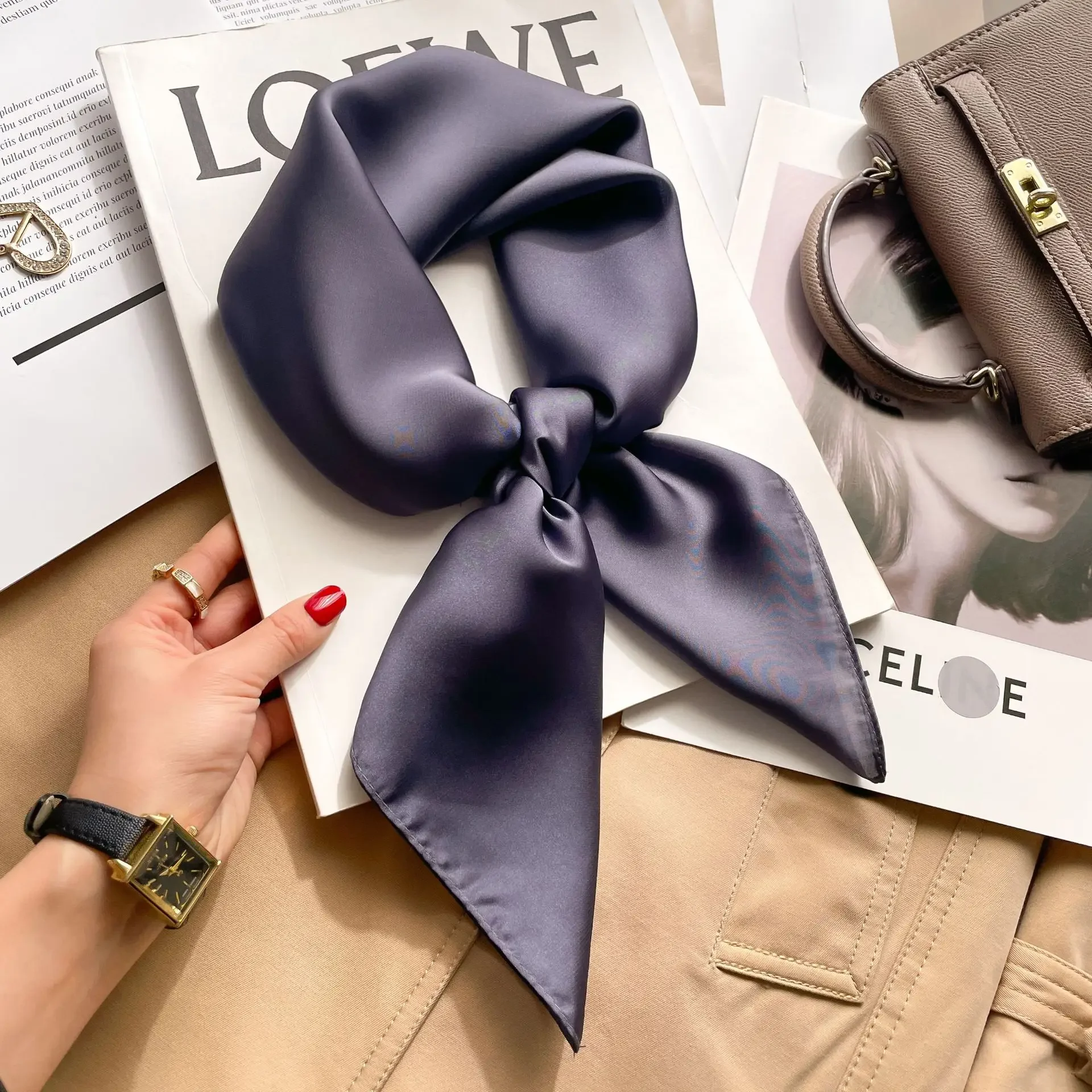 ผ้าพันคอฮิญาบสีพื้นขนาด 70 ซม. - Silk Scarf Square บทวิจารณ์และราคา