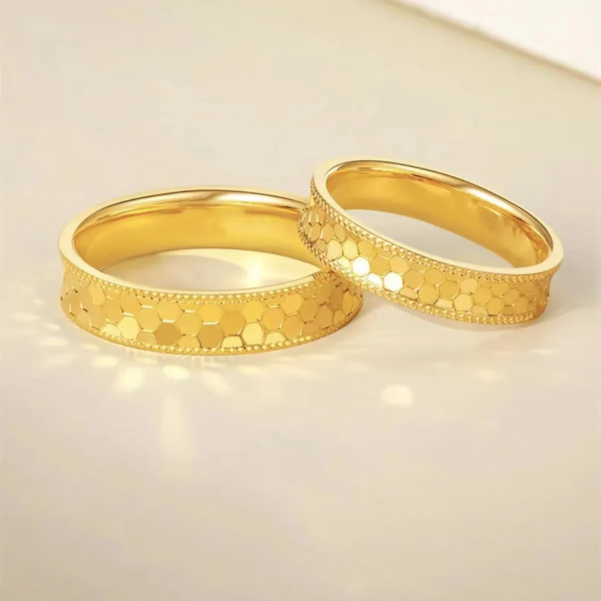 แหวนรังผึ้งสีทองคำบริสุทธิ์เปล - Women Accessories Dubai บทวิจารณ์และราคา