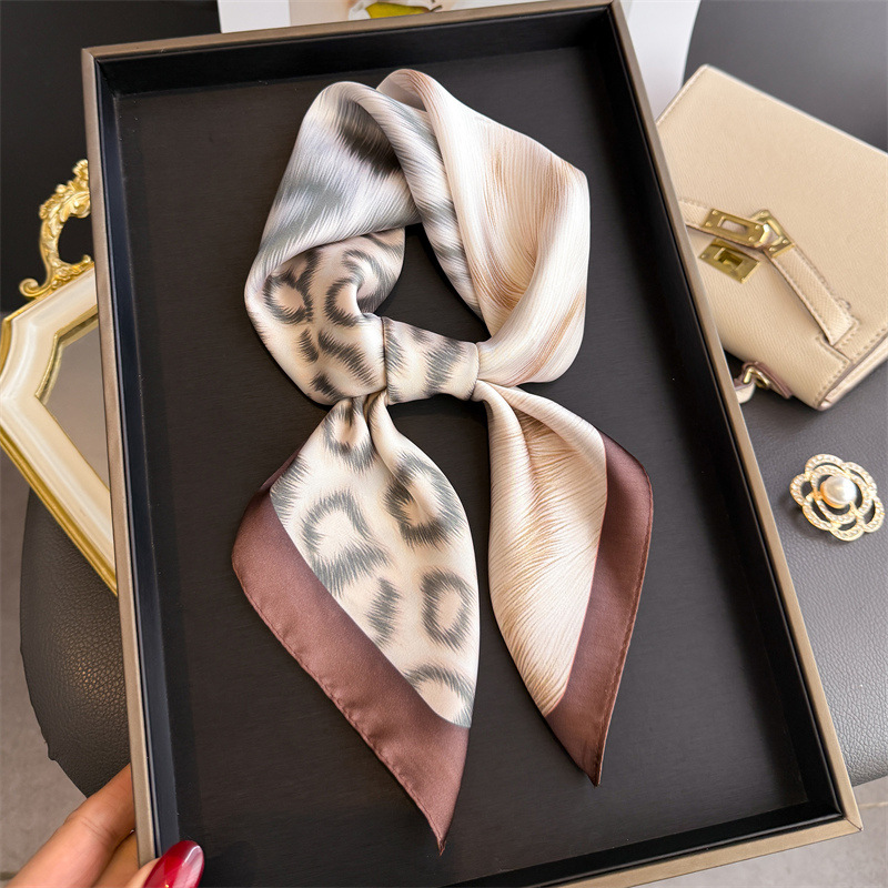 ผ้าพันคอไหมพิมพ์ลายเสือดาวสี่เ - Silk Scarf Square บทวิจารณ์และราคา