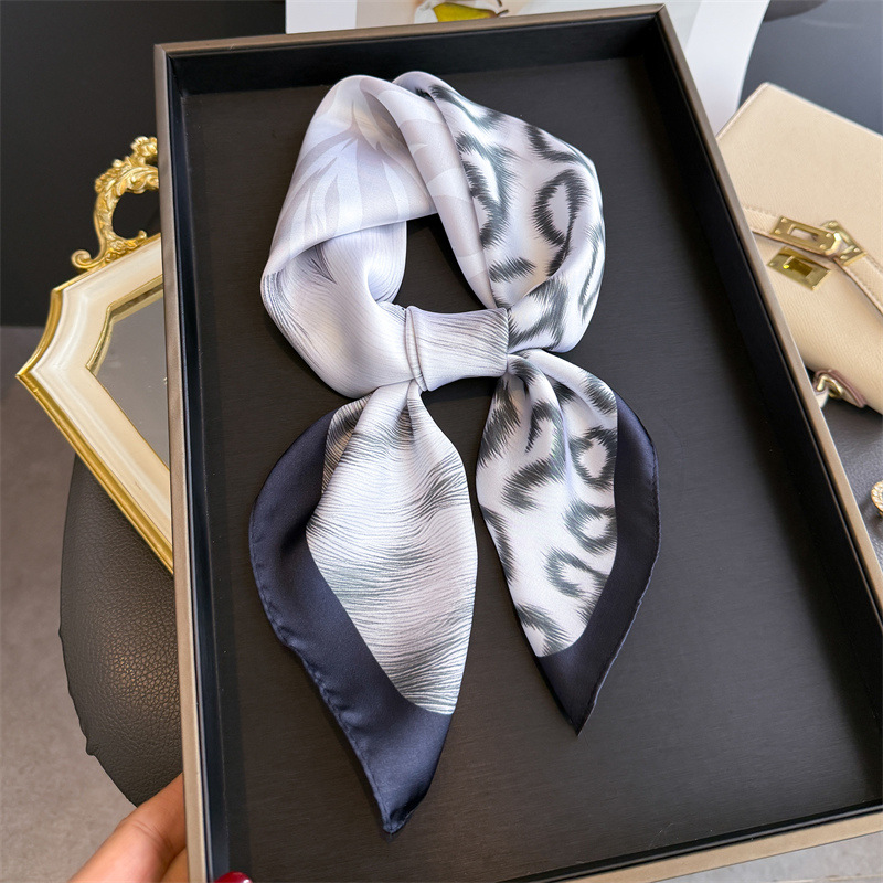 ผ้าพันคอไหมพิมพ์ลายเสือดาวสี่เ - Silk Scarf Square บทวิจารณ์และราคา